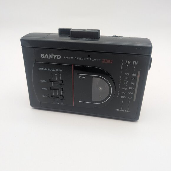 Vintage SANYO MGR78 AM/FM Stereo Cassette Walkman Player & Equalizer - Tested - Picture 1 of 6
